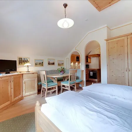 Sagritzerwirt 게스트하우스 Großkirchheim